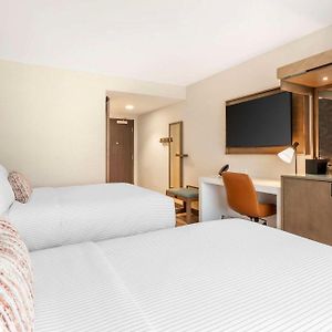 Queen Room Hearing Accesible